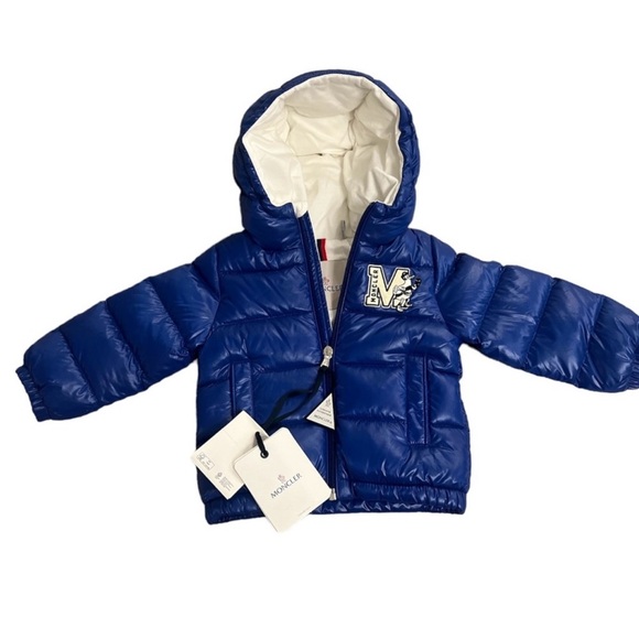 Worn a few times my son just grew too fast it can no longer fit him. - Picture 2 of 4